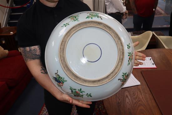 A large Chinese famille verte dish diameter 56cm